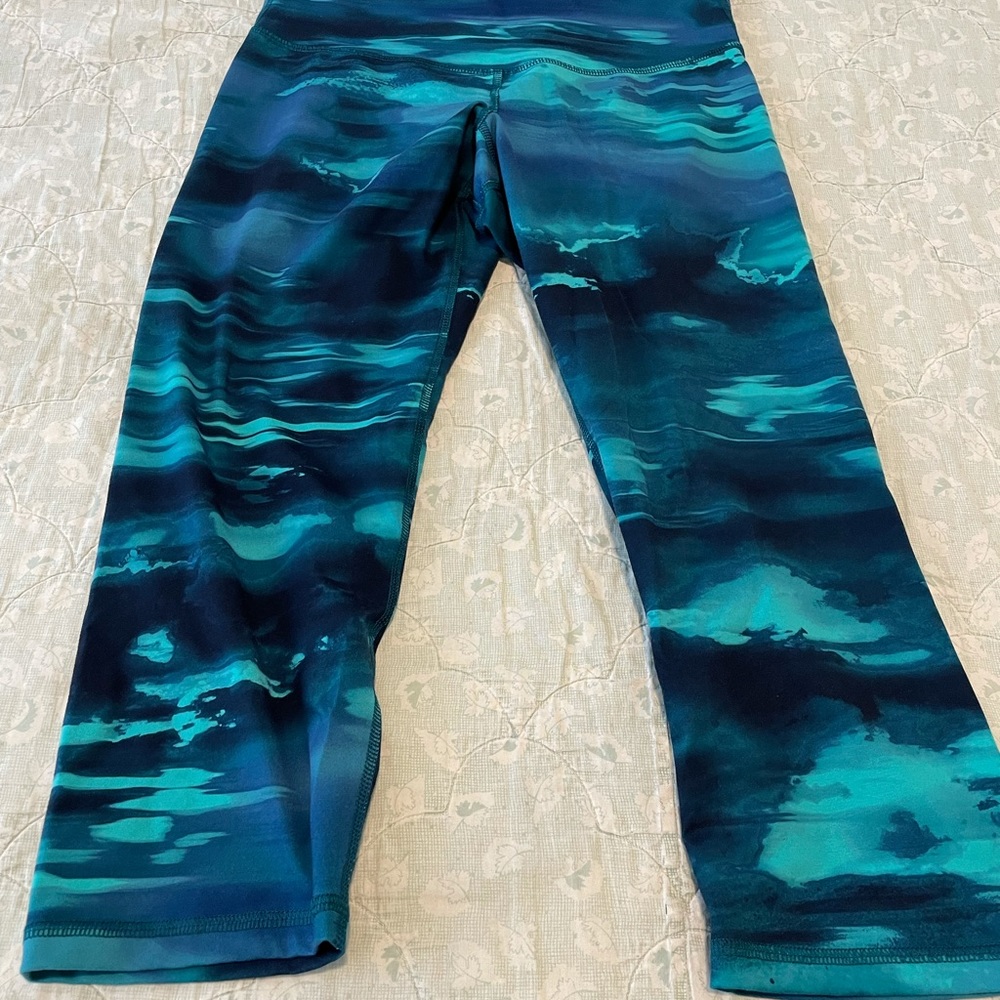 Navy and aqua 3/4 leggings